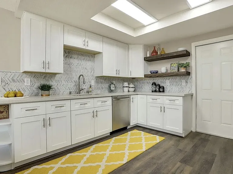 1828 Oak Leaf Dr — Photo 7
