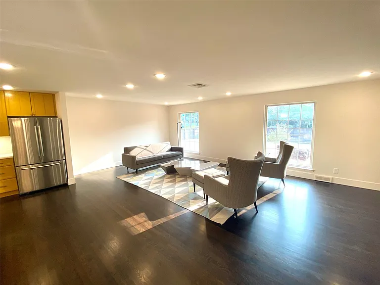 10343 Marsh Ln — Photo 7