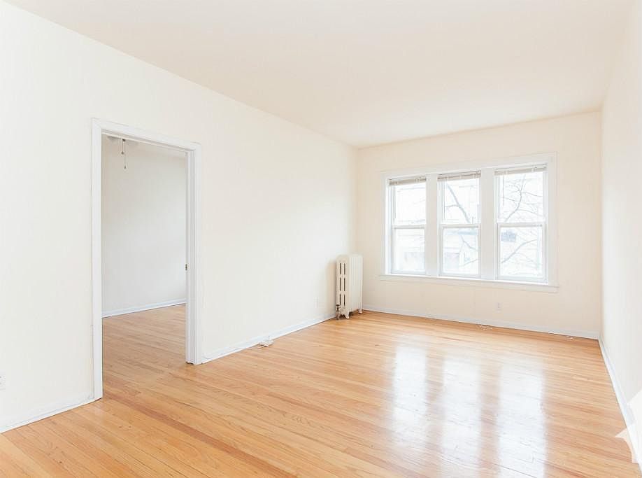 1st image of 1830 W Lawrence Ave APT 1A