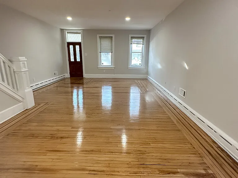 144 Beech St — Photo 4