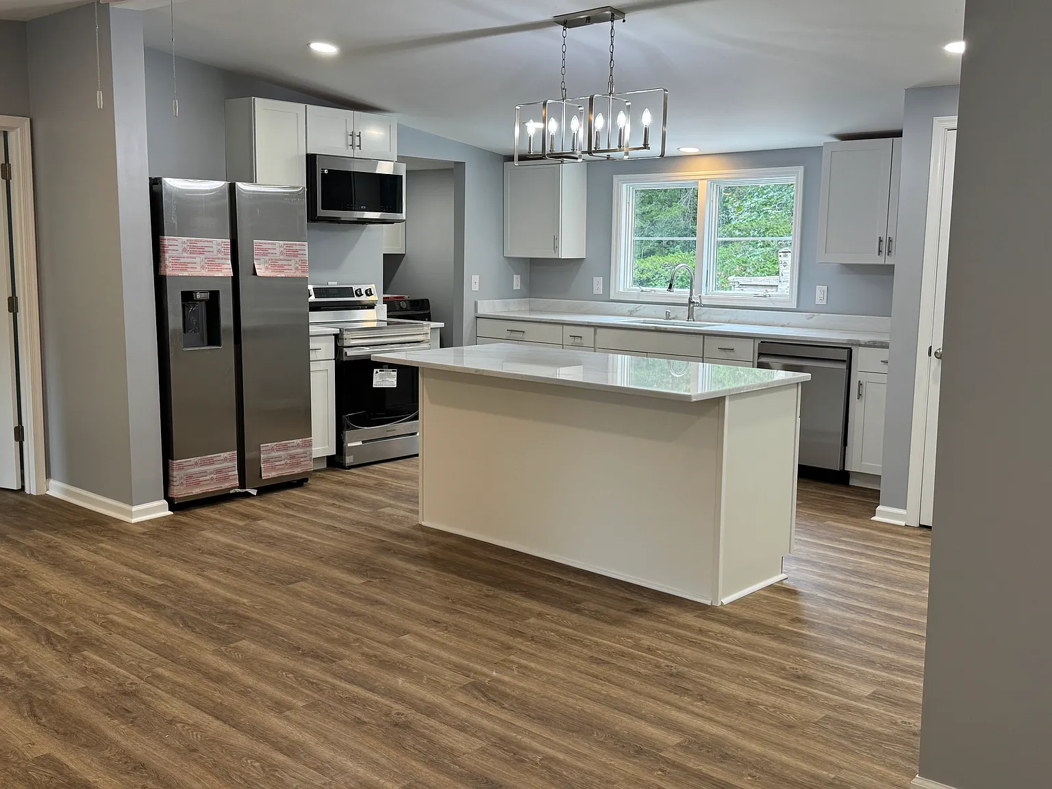3 bed, 1512 sqft, $2,100 — Photo 3
