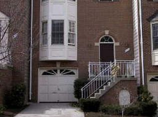 2114 Bobbyber Dr, Vienna, VA 22182