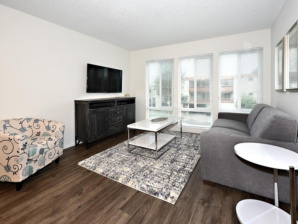 1st image of 3600 Bagley Ave APT 204
