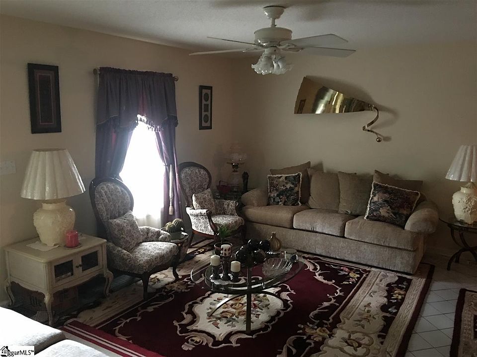 2nd image of 160-162 Caldwell Cir