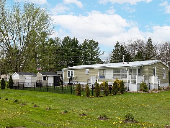 2nd image of 14 Emerald Dr