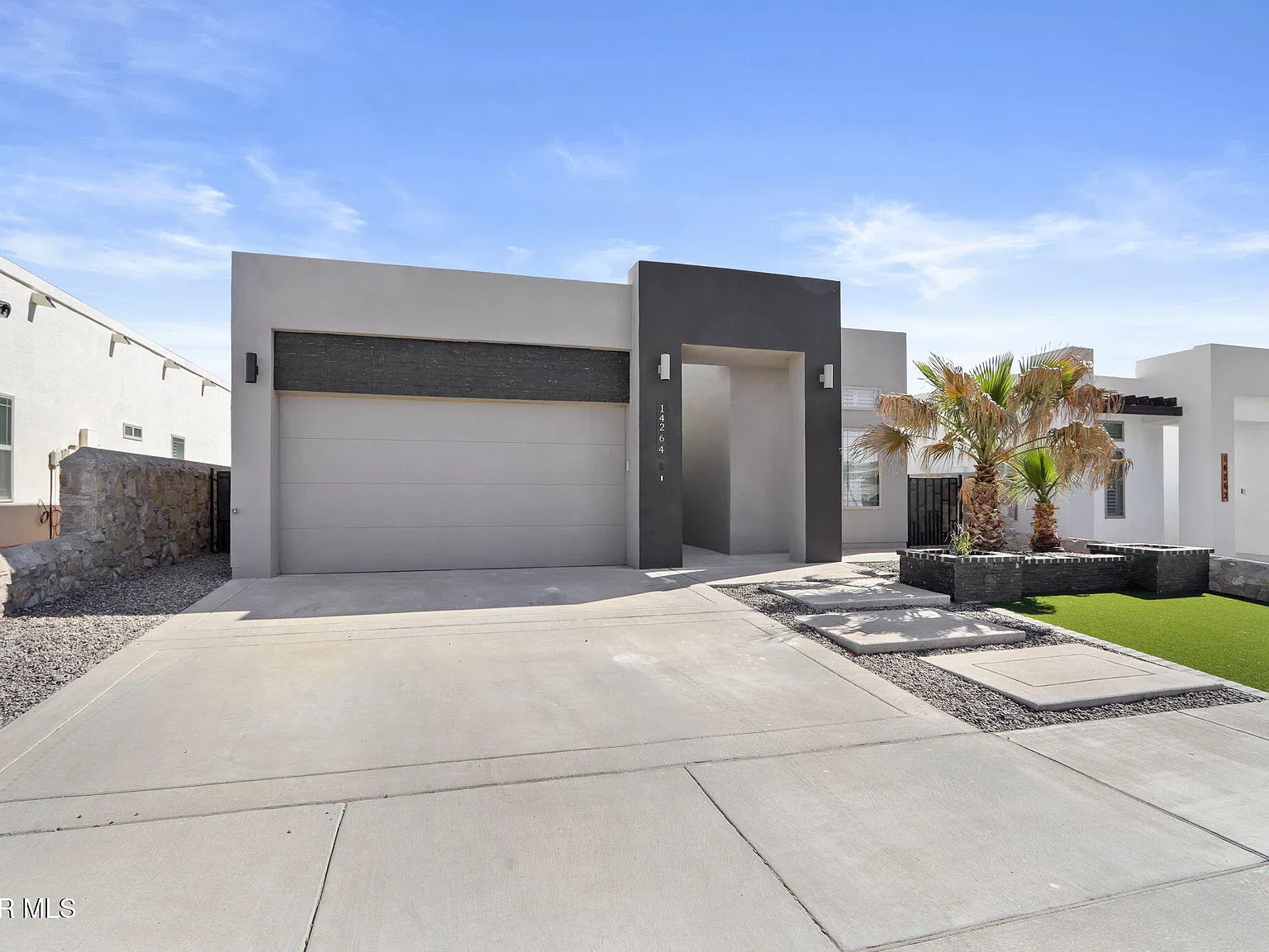 3 bed, 2.0 bath, 1726 sqft, $1,975 — Photo 2
