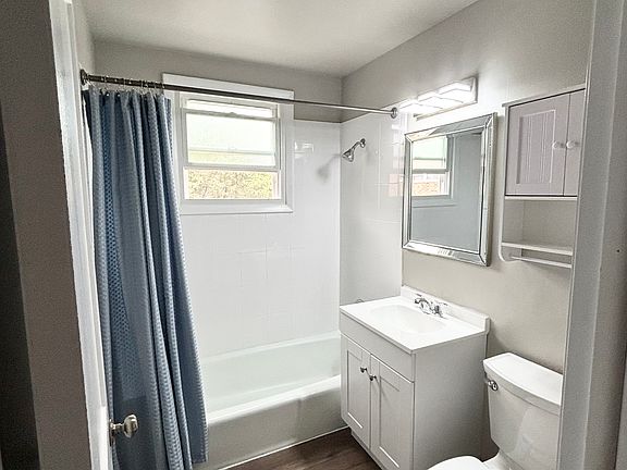 3rd image of 9845 El Cameno Ln