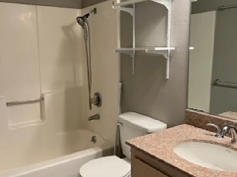 2200 Notre Dame Blvd #7 — Photo 11