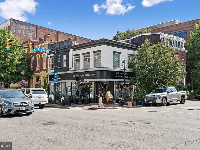 901 King St #201 — Photo 20
