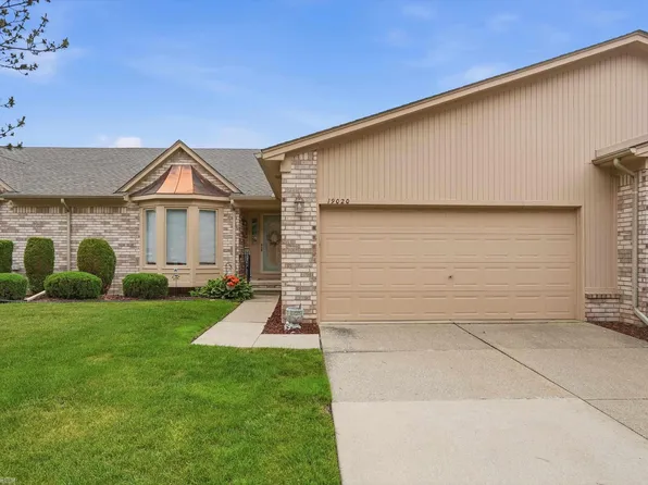 19020 Carmelo Dr N, Clinton Township, MI 48038