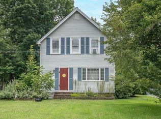 31 Worcester St, Taunton, MA 02780