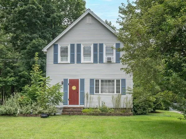 31 Worcester St, Taunton, MA 02780