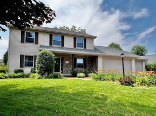 W5857 Sweet Pea Dr, APPLETON, WI 54915