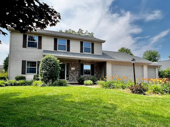 W5857 Sweet Pea Dr, Appleton, WI 54915