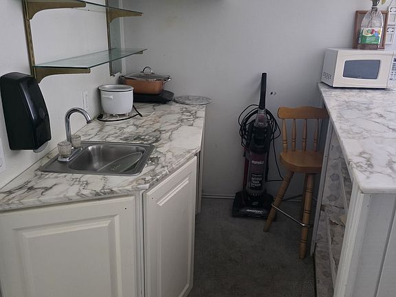 4th image of 223 Country Club Dr