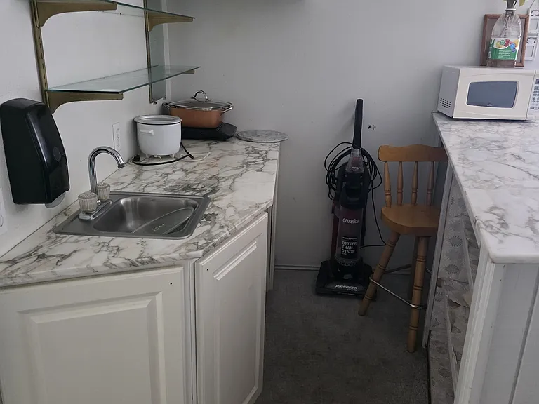 223 Country Club Dr — Photo 4