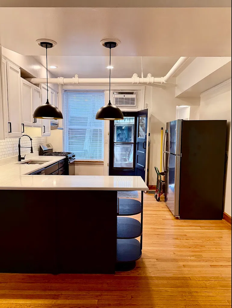3 bed, 1380 sqft, $2,795 — Photo 1