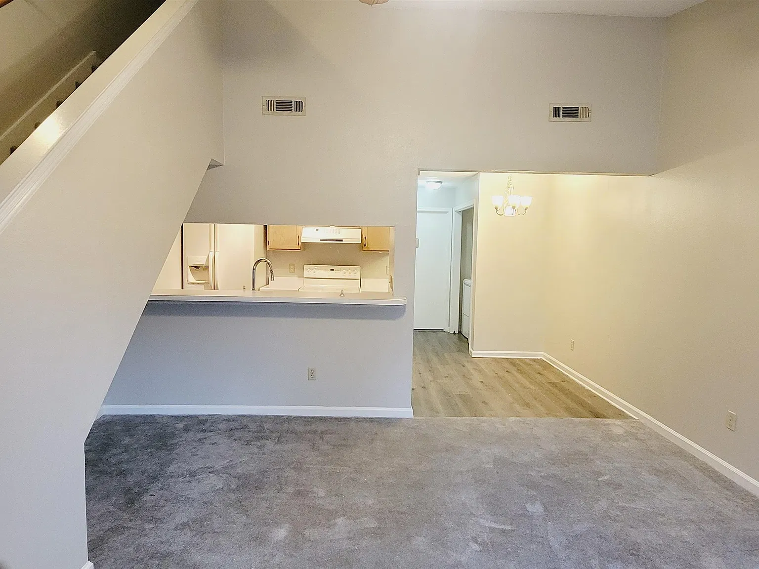 3 bed, 2.0 bath, 1088 sqft, $1,295 — Photo 3
