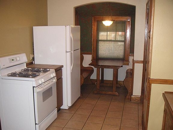 5th image of 1711 Auburn St