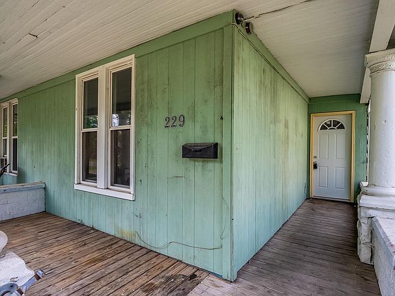 4th image of 229 Park Blvd