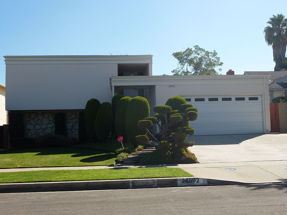 1st image of 24502 Mariposa Ave