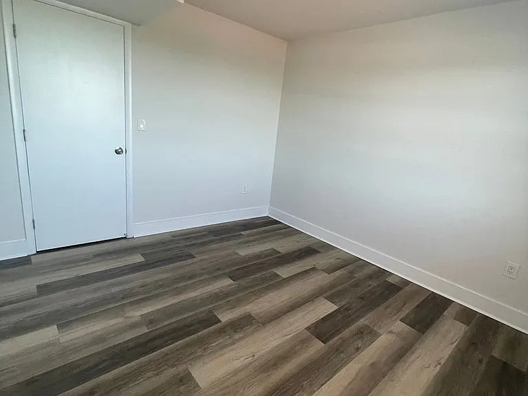 220 SW 17th Ct — Photo 24