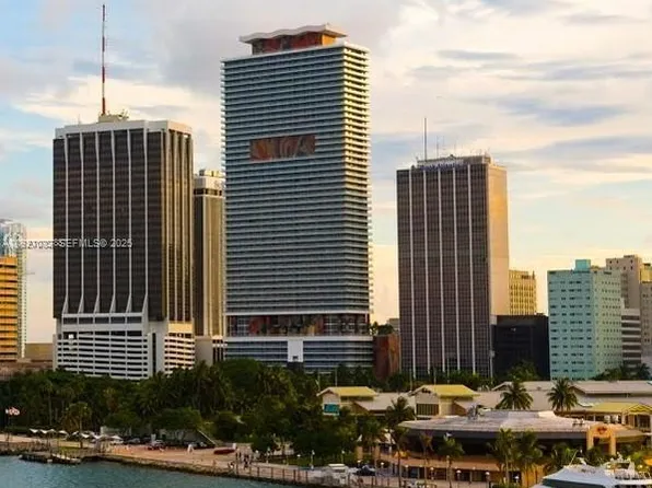 50 Biscayne Blvd #3807, Miami, FL 33131