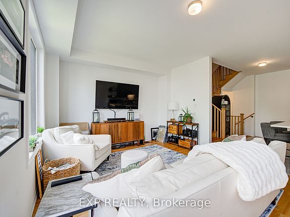 5th image of 29 Sorbara Way