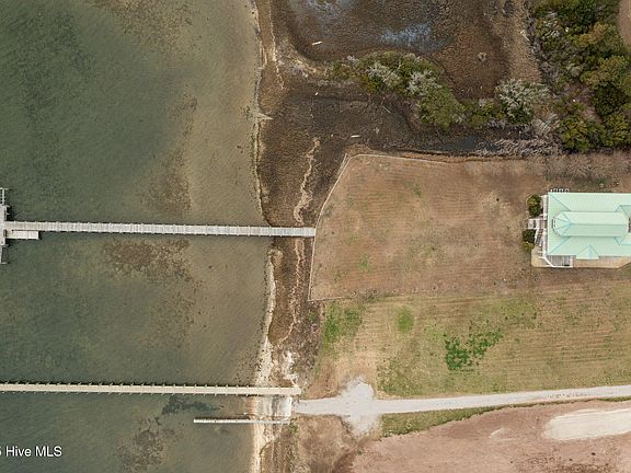 3rd image of 418 Island View Drive