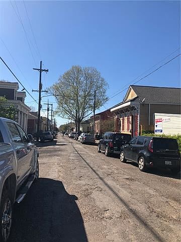 2nd image of 3149 Royal St