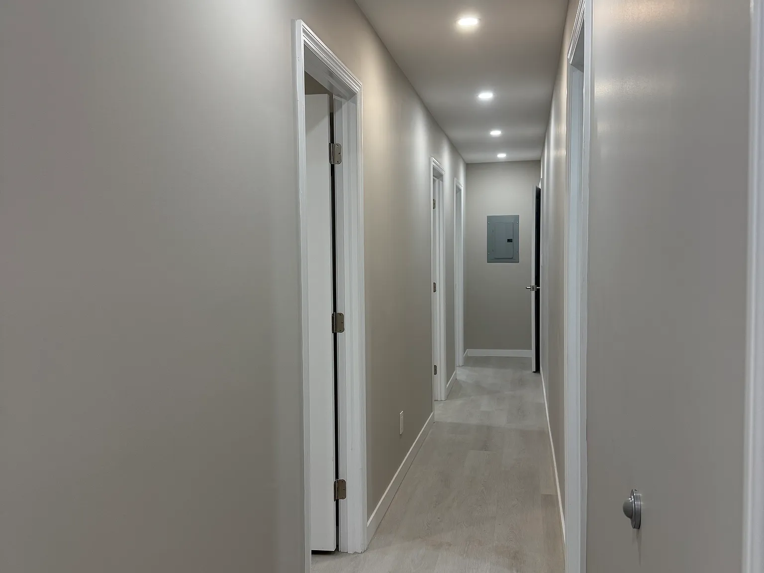 3 bed, 1000 sqft, $3,700 — Photo 3