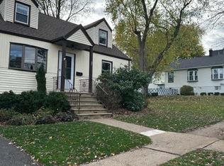 52 Ackerman Ave, Saddle Brook, NJ 07663