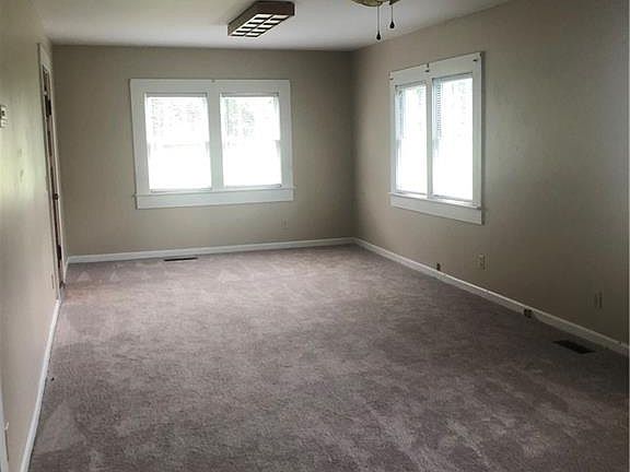 4th image of 3909 Dicks Hill Pkwy