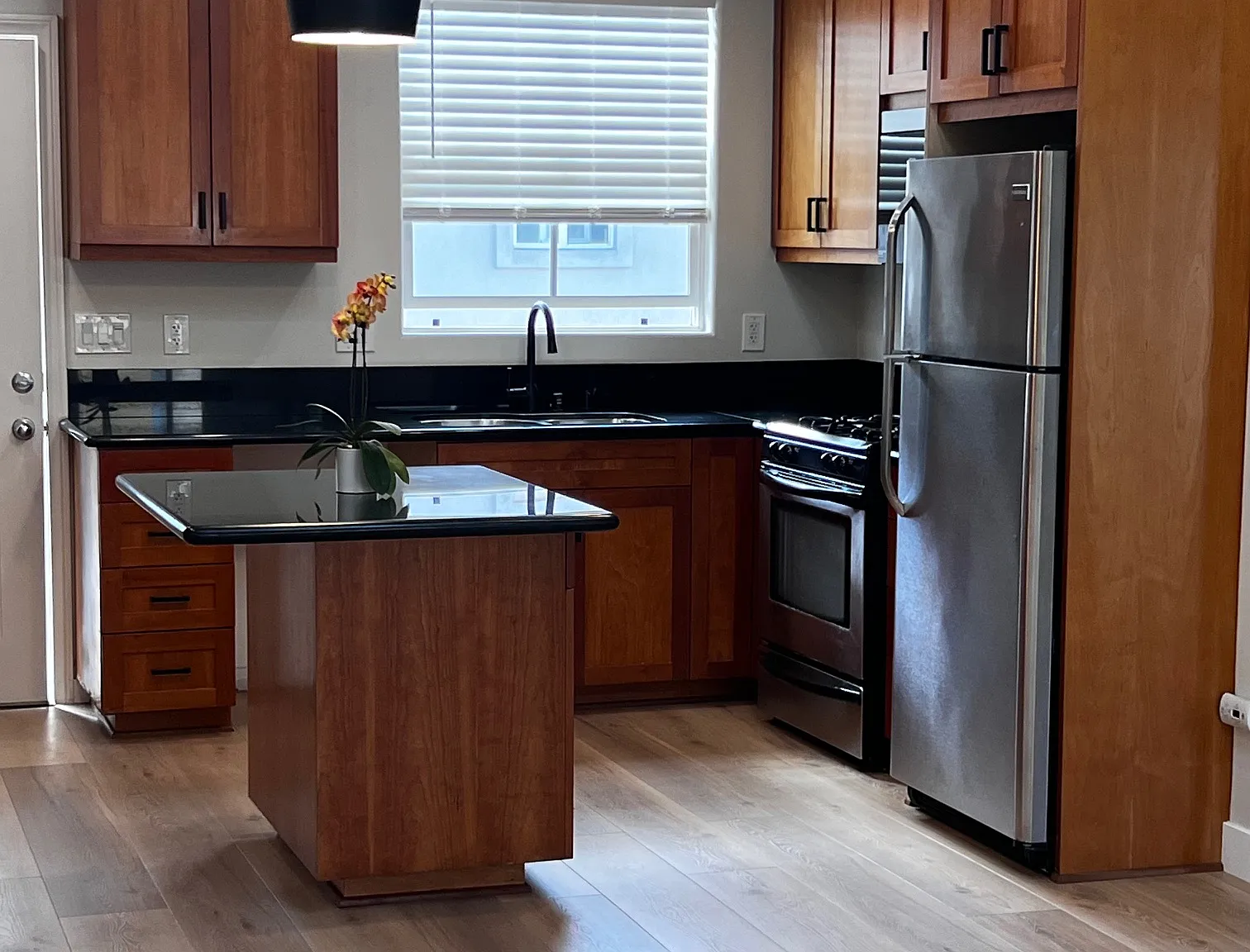 2 bed, $2,850 — Photo 1
