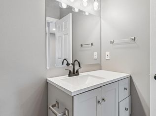 4276 Binney St, Omaha, NE 68111