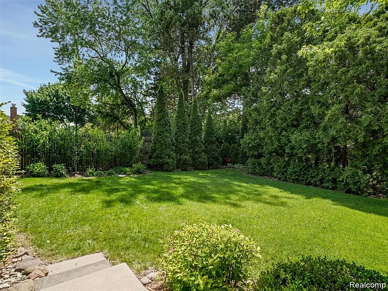 5057 Prentis Dr — Photo 3
