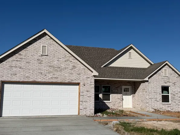 901 N Apache Ave, Chouteau, OK 74337
