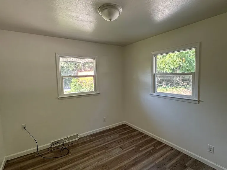 725 S 5th St — Photo 5