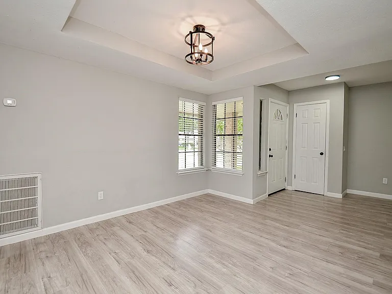 22018 Grand Forks Dr — Photo 10