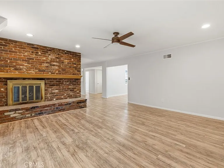 48 Mansfield Ln — Photo 4