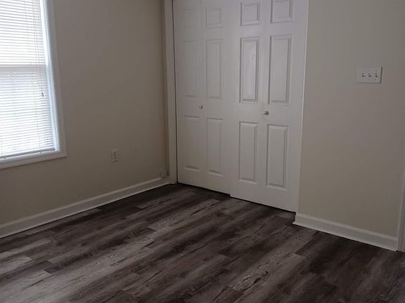5th image of 121 Lannes West Dr #129