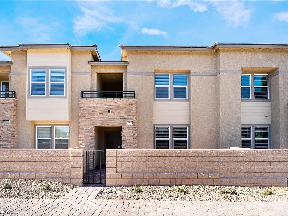 2558 Venetia Pointe St