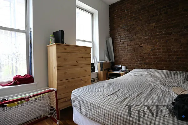 Rented by UpNext Real Estate | media 23