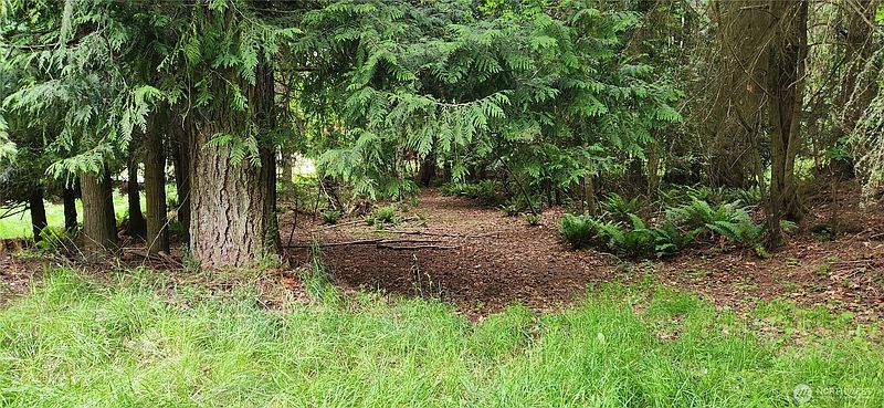3rd image of 2536 Deer Park Road