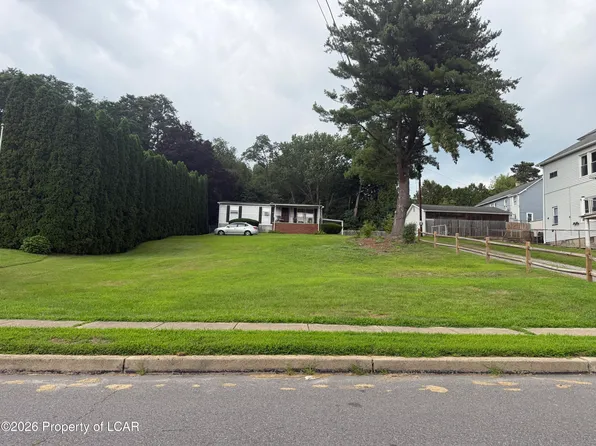 18 Williams St, Edwardsville, PA 18704