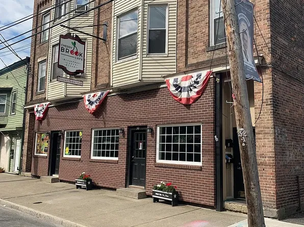 28 S Main St #2, Castleton On Hudson, NY 12033
