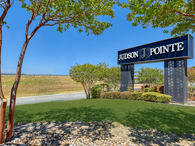 Judson Pointe — Photo 26