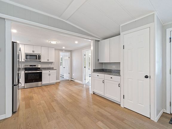 5th image of 20 Kendell Ln