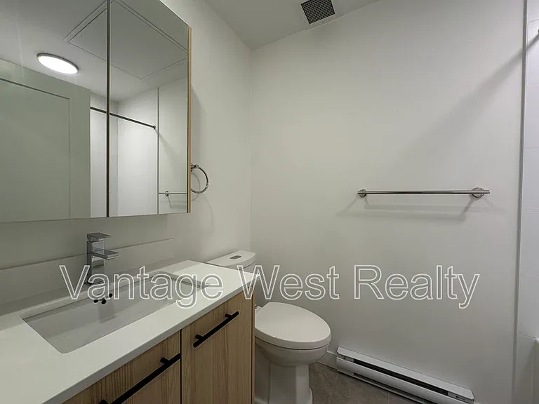 1380 Pridham Ave #305 — Photo 14