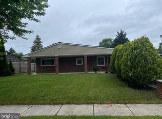 61 Yellowood Dr, Levittown, PA 19057